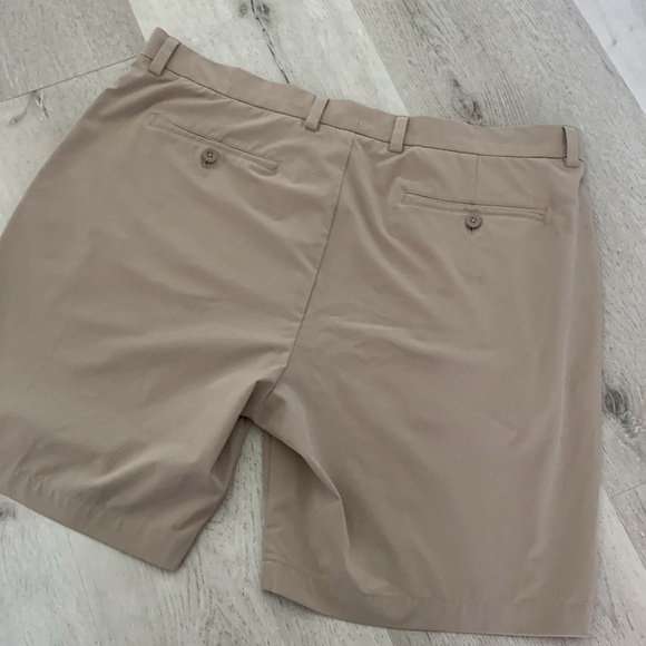 Vineyard Vines Club Performance Mens Khaki Breaker Shorts Size 38‎ - Picture 9 of 9